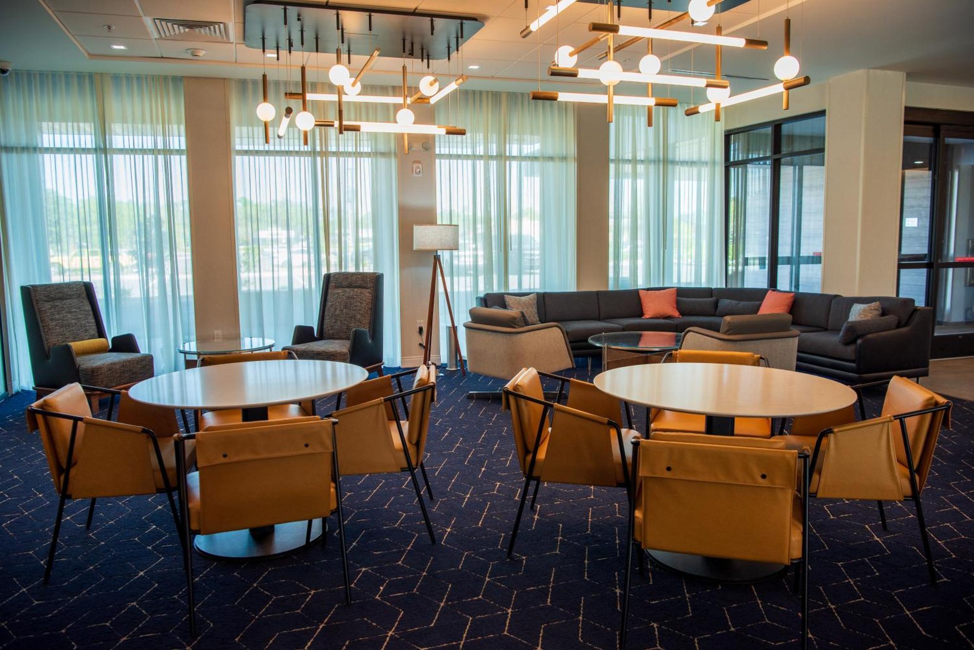 Courtyard By Marriott Lake City Exteriör bild