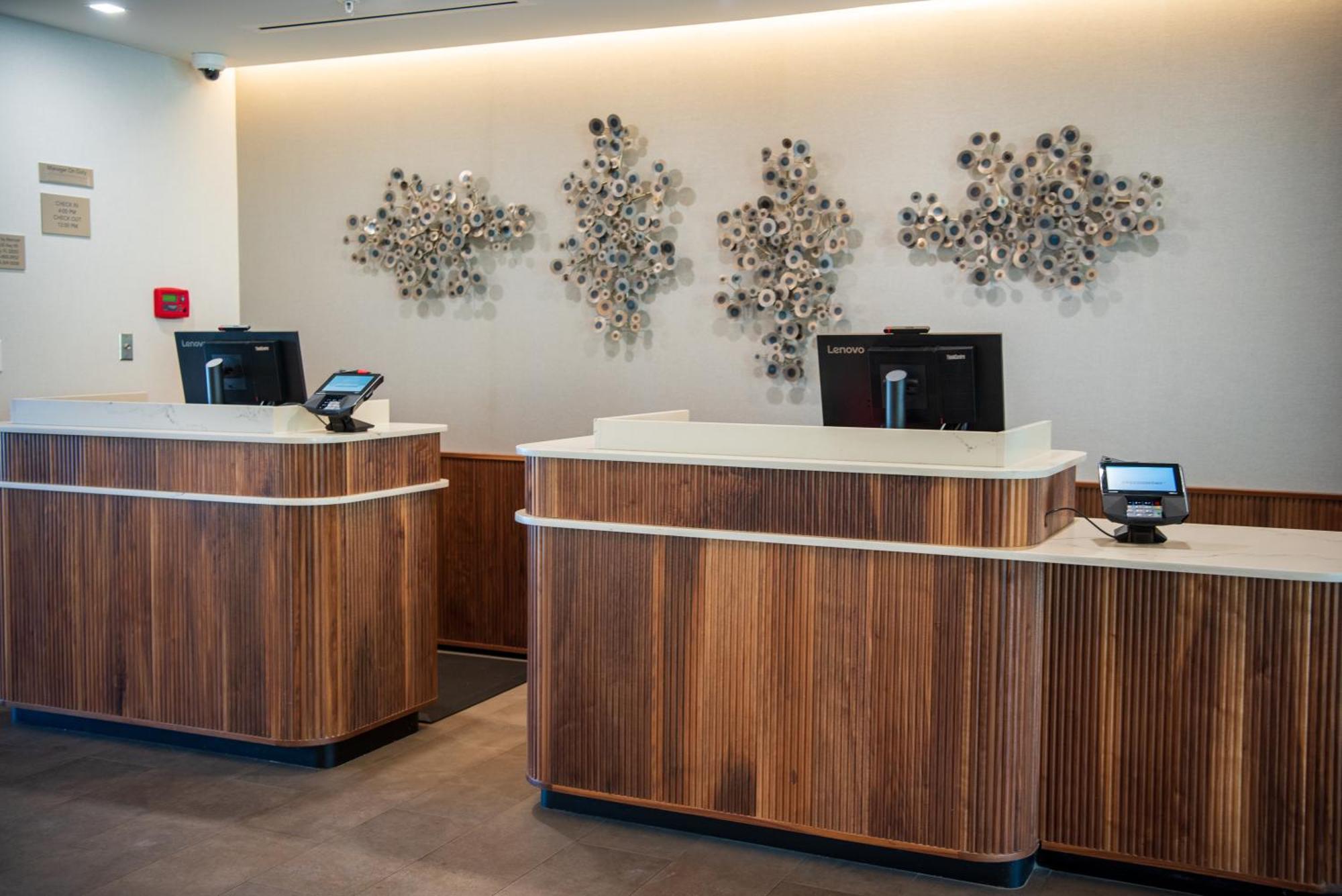Courtyard By Marriott Lake City Exteriör bild