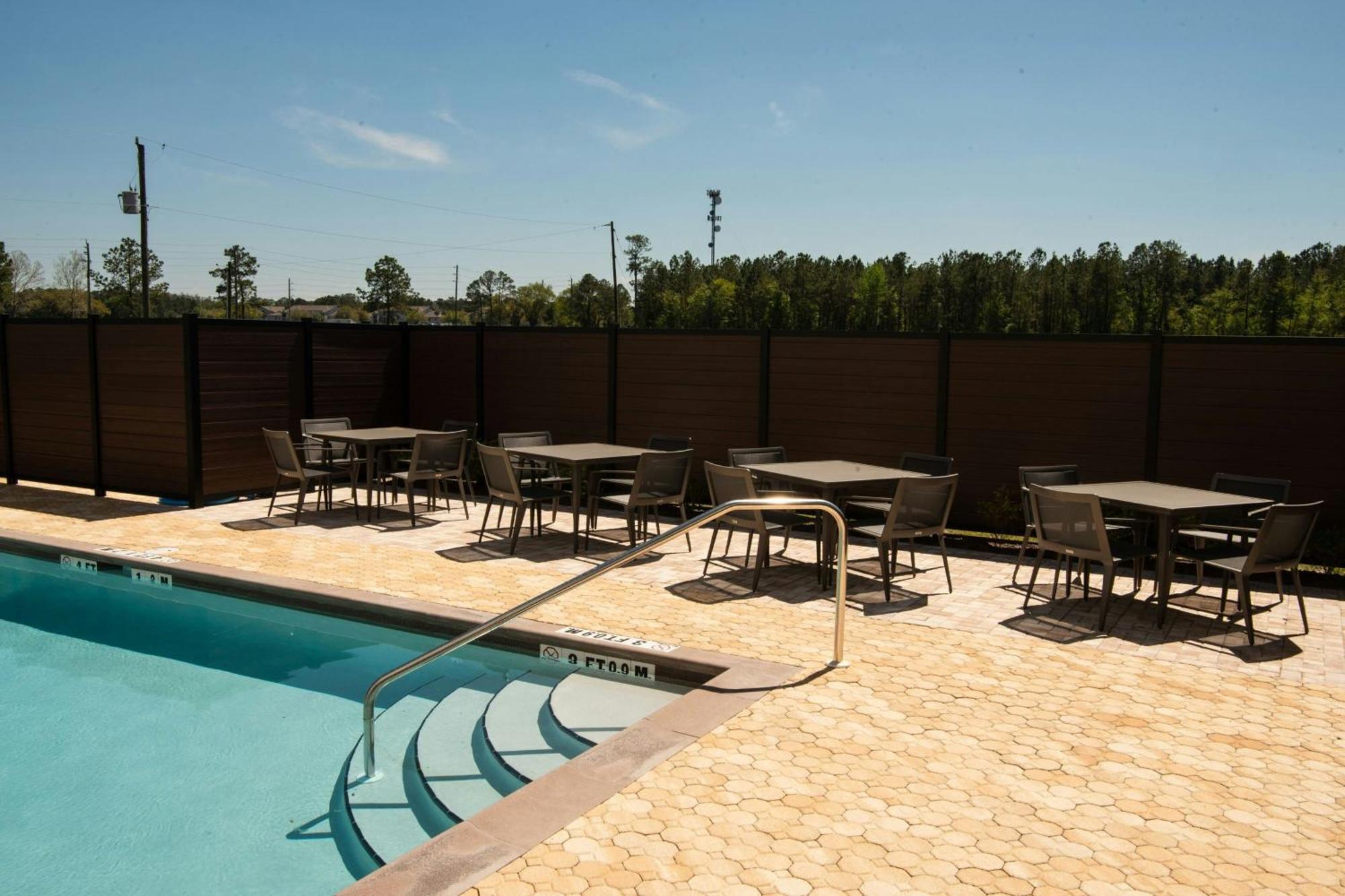 Courtyard By Marriott Lake City Exteriör bild